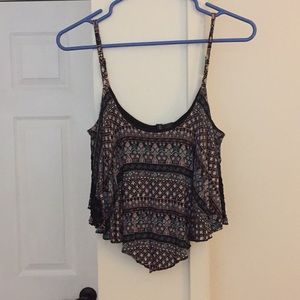 Multicolor tilly’s crop top w/ adjustable straps.
